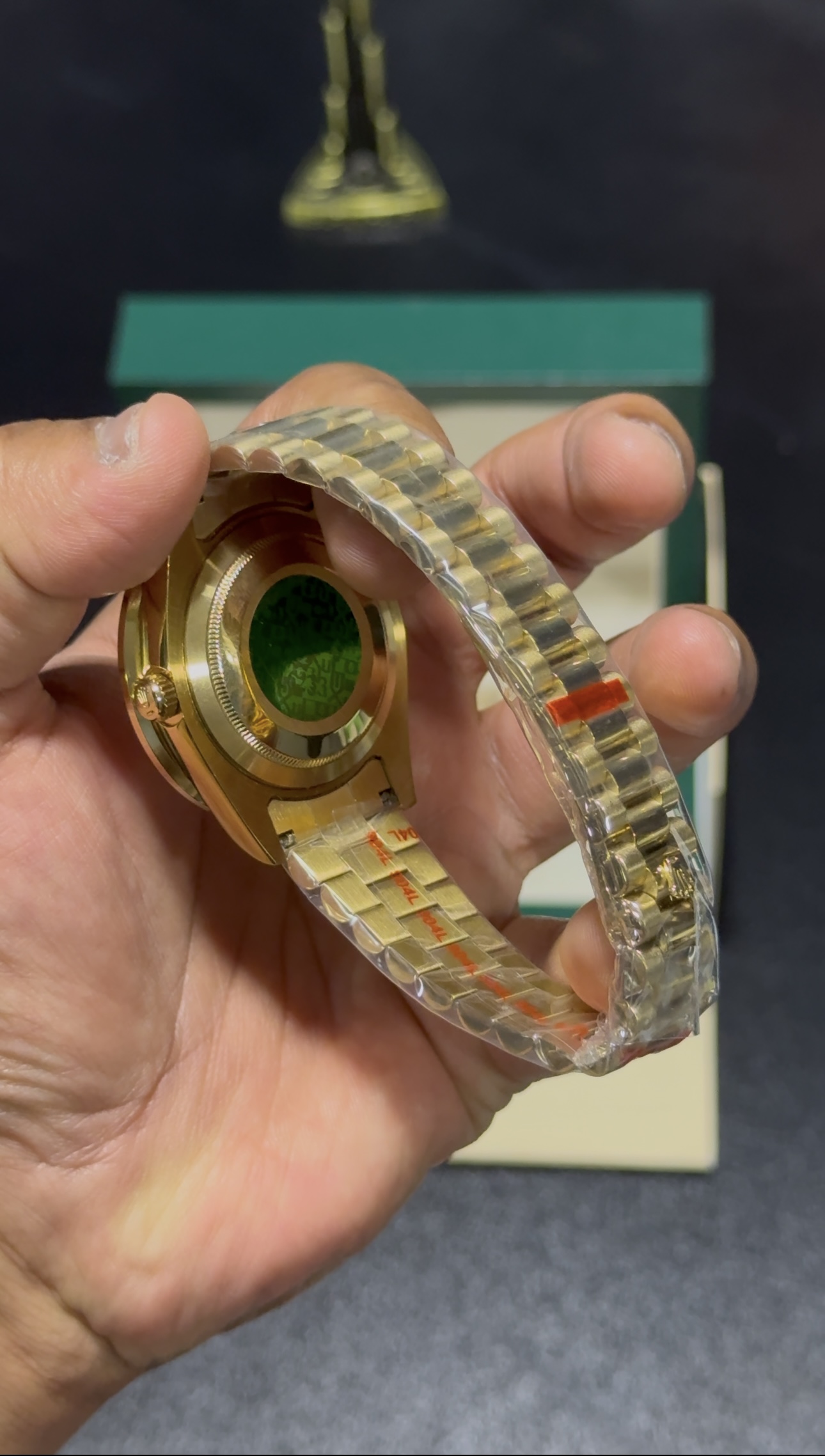 DayDate - Gold Dial - Diamond Bezel - Gold President Bracelet