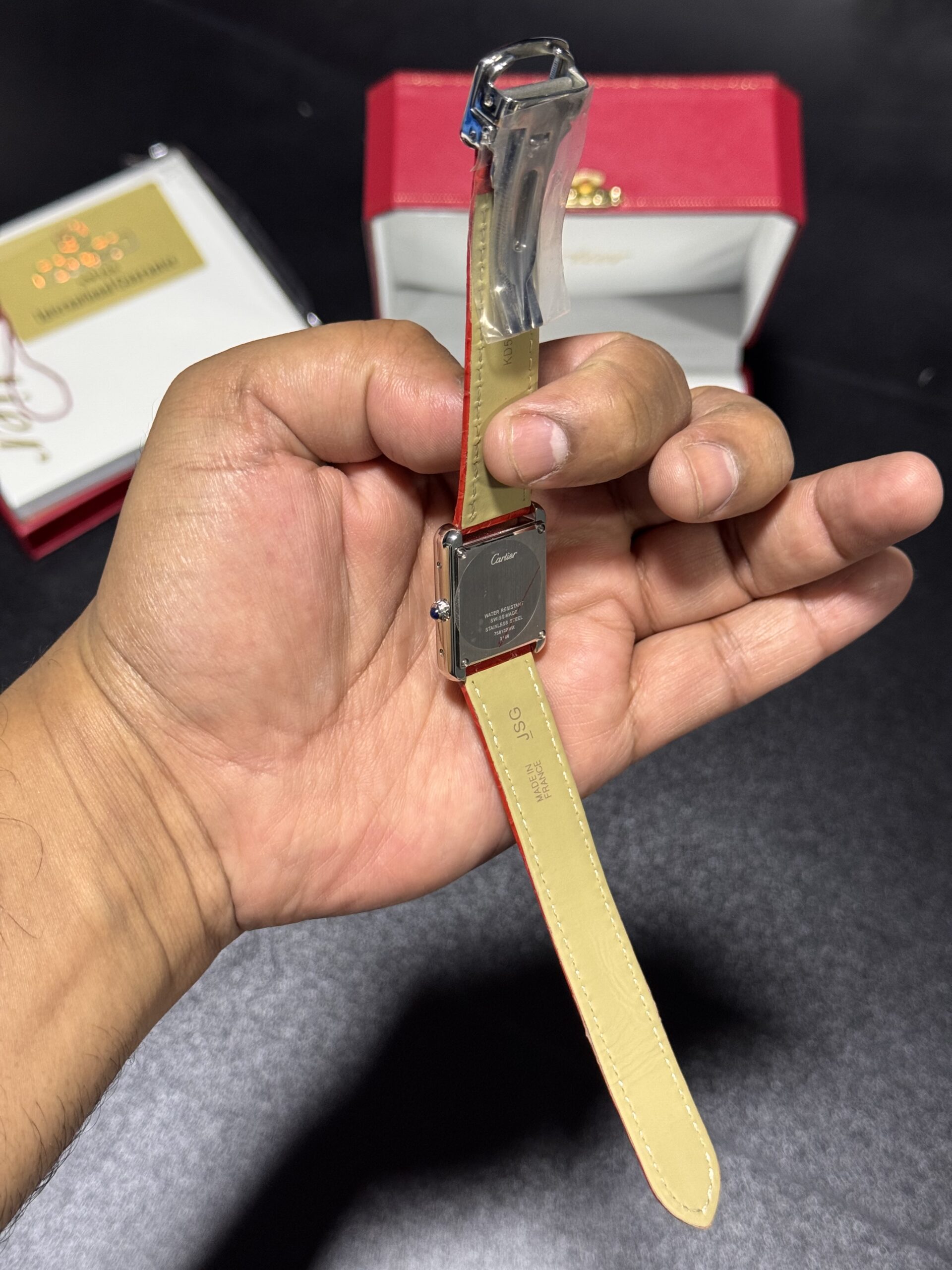 Tank - 31mm - White Dial - Red Leather Strap